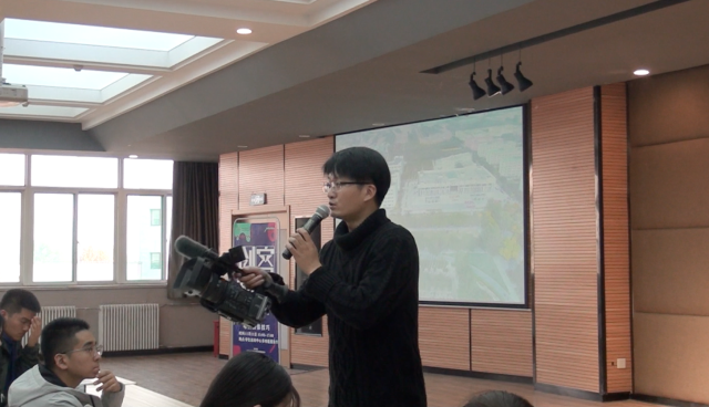 第三十三期“创客视界”传媒沙龙百名视频达人共话摄像技巧