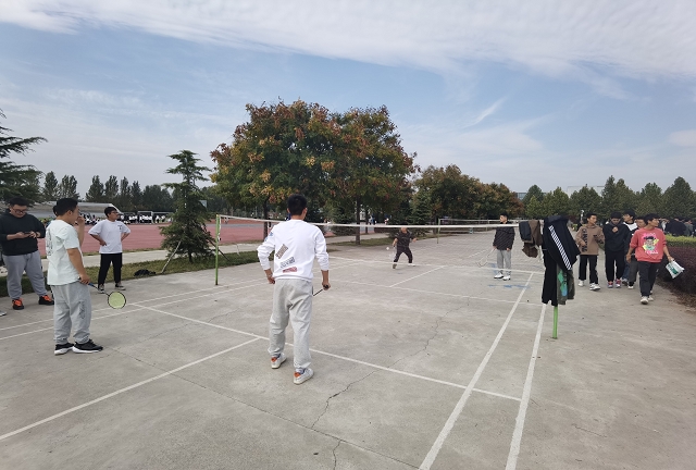 【完满班级】激情绽放 “羽”乐共享——智能工程学院机制2205班完满班级活动