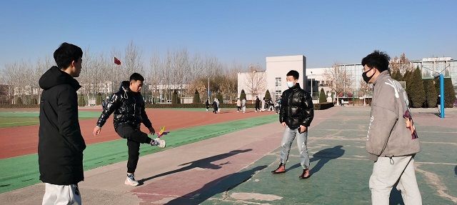 【完满班级】踢出乐趣 踢出健康——艺术传媒学院数字媒体2002班举办踢毽子比赛活动