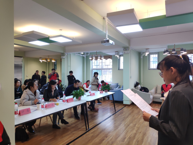 淬炼商学院举办“垃圾投进趣”项目校内答辩赛