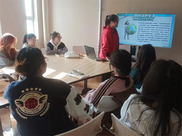 万家团圆迎中秋 四海欢腾庆国庆——商务英语学院十月完满团支部活动集锦