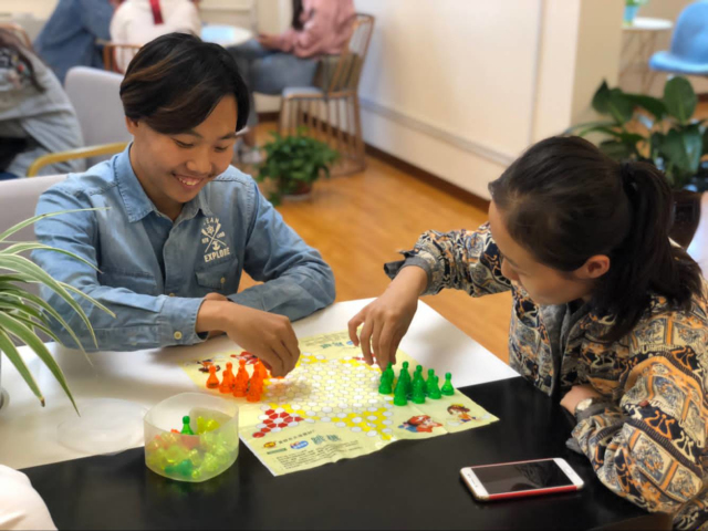 【完满班级】长日惟消一局棋——艺术传媒学院视觉1601、1602班举办步步为“赢”班级棋艺对抗赛