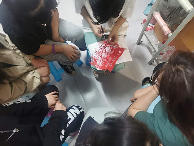 【完满班级】手尖巧忆辉红故卷——艺术传媒学院视觉1901班“牢记使命 勿忘国耻”线上手工剪纸活动