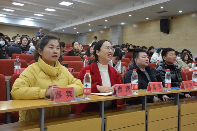 【1+1>2】品尝人间百态 奇遇镜中角色——“信院之光 如影随行”第三届校园电影节颁奖典礼