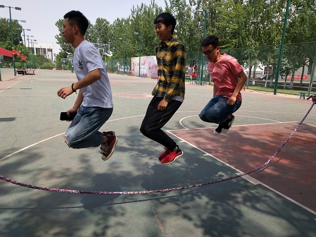 【完满班级】“跃动青春 活力无限”团队协作之跳大绳比赛