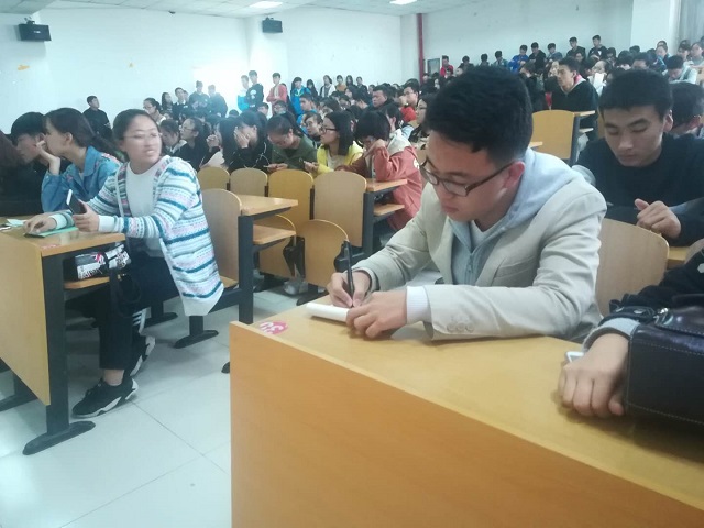 【辅导员说完满】公益的火苗 燃遍大地——淬炼商学院举办“辅导员说完满”系列活动（十九）