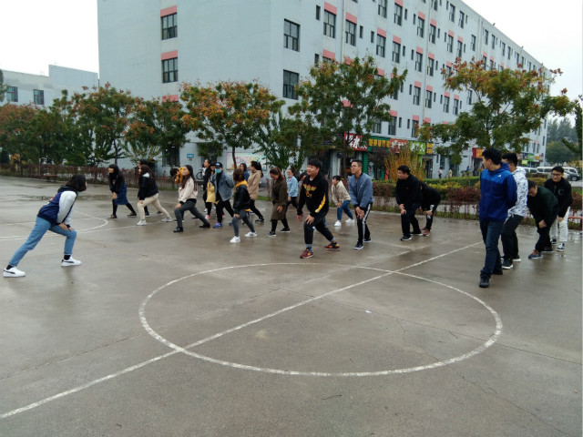 【完满班级】未来 你我乘舟 携手同行——物流1502班举办完满班级活动