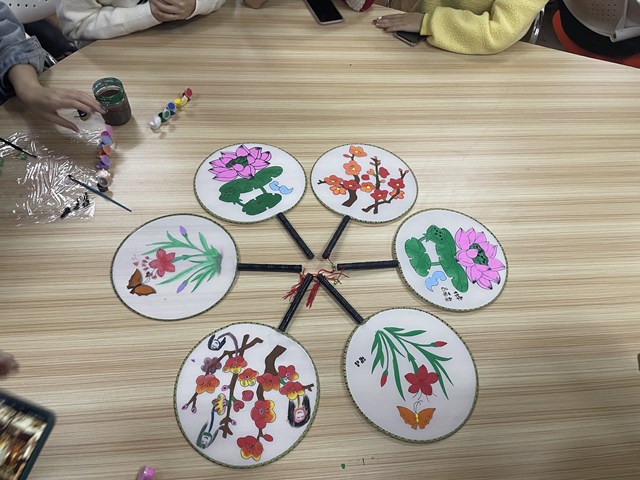 【完满班级】团扇融情 漫品雅趣——淬炼·国际商学院会计1905班完满班级活动