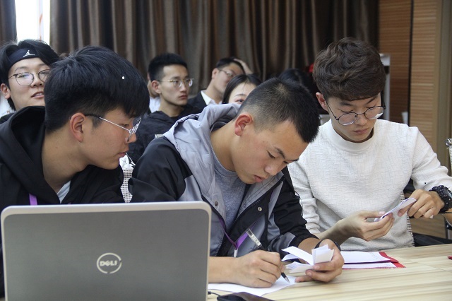 妙语连珠彰显语言魅力 舌吐莲花展现主持风采——食品与环境学院第七届“国之心 声之形”金话筒主持人大赛