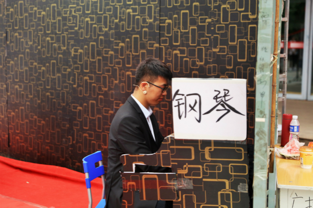 【品戏剧】暗观恋影 十里柔情都给你——第六届“魅夜乌马河”校园戏剧节5月17日剧评集锦