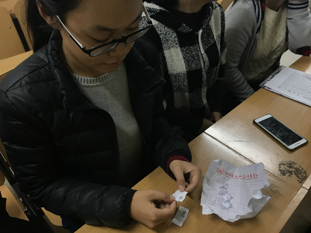 南滋北味社举办“吃”心不改特色社团活动