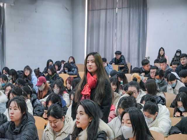 春和景明 万般美好——艺术传媒学院三月辅导员说完满活动集锦