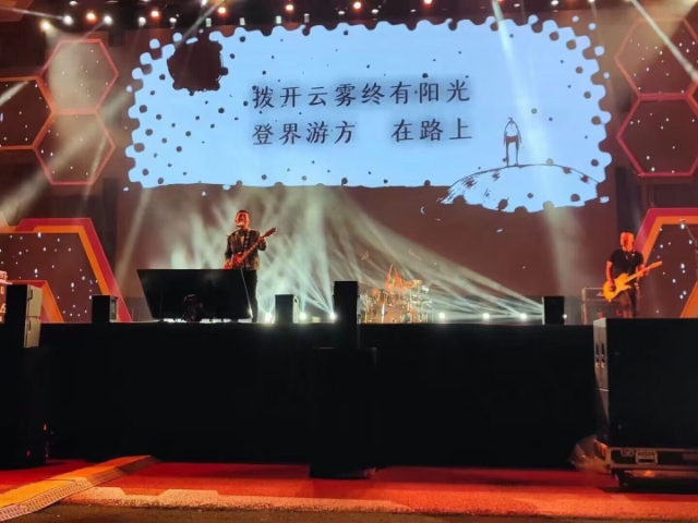 青春镜头 留下迷彩时光——经济与管理学院“迷彩vlog”大赏