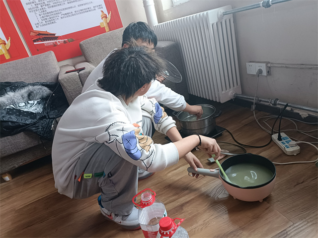 【完满班级】酸甜葫芦吃进口 暖情心间淌——淬炼·国际商学院会计2102班完满班级活动