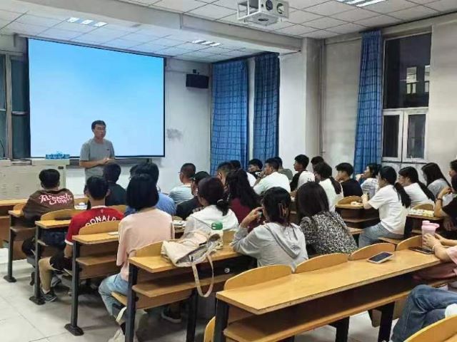 “食”破专业 打牢基础 共创未来——食品与环境学院新生专业宣讲大会