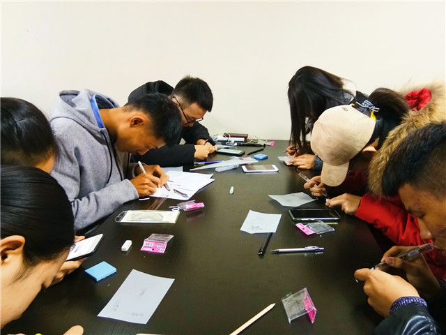 【完满班级】素手纤纤 兰心蕙质心中敛——机电工程系工设1701“指尖岁月 雕刻时光”完满班级活动记录美好