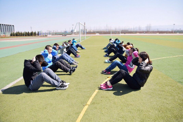 永不言弃的超人男神——对话艺术传媒系铁人三冠王王然浩