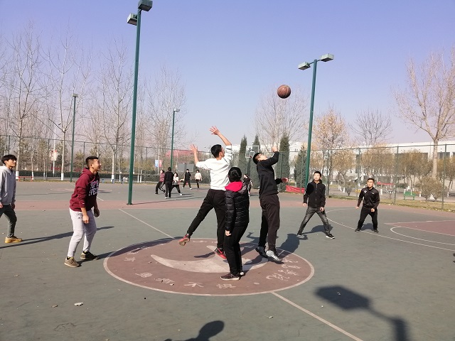 【完满班级】“挥动激情 放飞梦想”篮球联谊赛——计科1802班与网工1802班“无兄弟 不篮球”活动