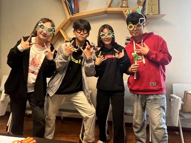 【完满团支部】巧手做 妙手生花塑万物 ——艺术传媒学院环设2301班完满团支部活