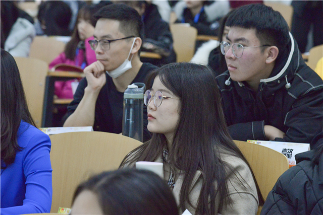 【青马工程】台海危机 风云惊变的尖峰时刻——第十二期“青马工程”完满教育学生骨干培养计划第一期讲座顺利举办