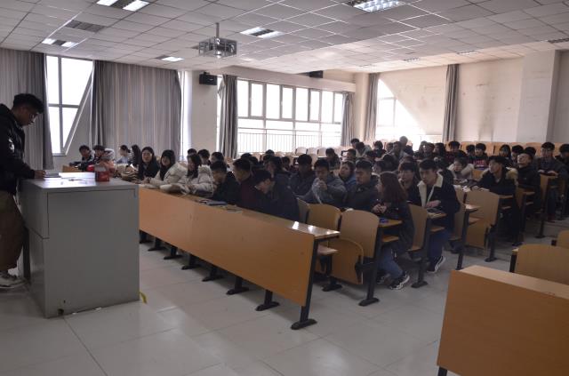 淬炼商学院召开2018—2019学年学生干部培训会