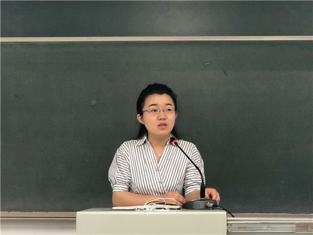 【辅导员说完满】弘扬五四精神 争做新时代青年——远景学院2017级举办主题年级会