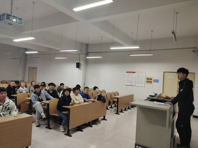 【完满班级】弘扬雷锋精神 构建和谐校园——智能工程学院电子2001班完满班级活动