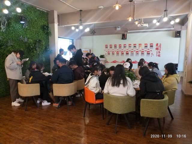 【完满班级】纸模温情 寻喧嚣中的宁静——数字1802班完满班级