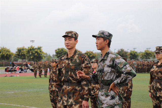 萍水相逢却留恋 细细数来只几天——大数据学院、信息工程学院“最美教官”