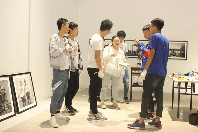 聚焦志愿者 青春簿上镌刻的平遥日记——记第十八届平遥国际摄影展系列报道(二)
