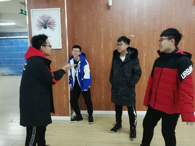 【完满班级】你来比划我来猜——资产评估1801班竞赛活动