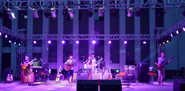 【缤纷百团】万有引力  大声说出我爱你—— “5·20 万有引力 live music”专场演唱会