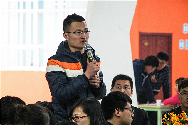 本学年学生社团指导教师座谈会成功召开
