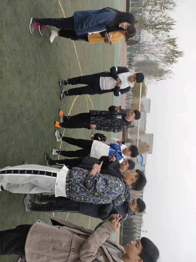 阳光体育 人人参与--信工系计科2003班举办完满班级活动