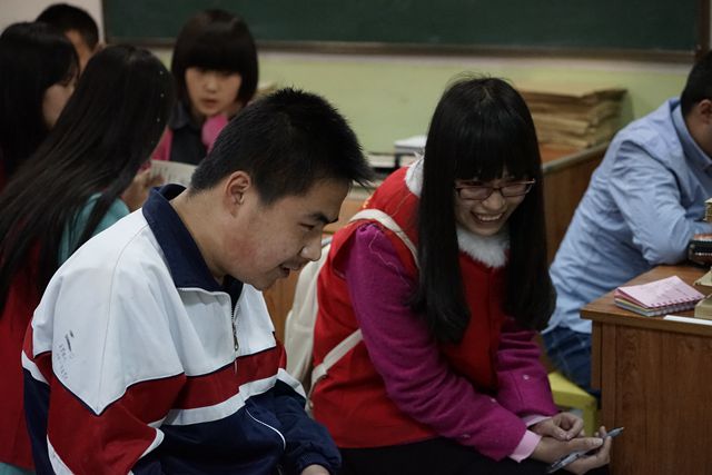 传递正能量第214期:远景学院公益团队慰问太原盲童学校
