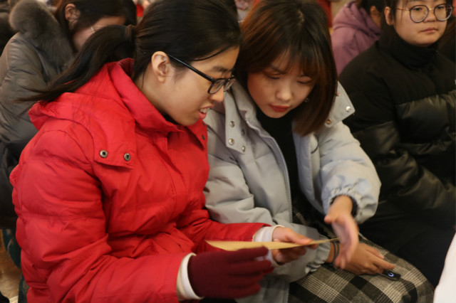 致敬志愿者——全校联动开展国际志愿者日活动