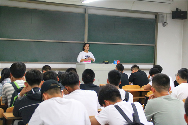 【辅导员说完满】构建和谐校园  体味戏剧人生——智能工程学院18级辅导员说完满