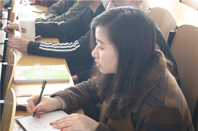 为品质特色而教 成你宏远目标——淬炼商学院召开第四期学生会培训大会