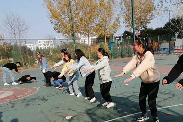 【完满班级】激情体育 凝神聚气 ——外国语言文学系英语1901班、英语1902班11月完满班级活动