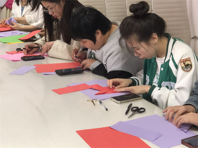 聚青年之火 燃时代之光——商务英语学院五月中旬完满团支部活动集锦