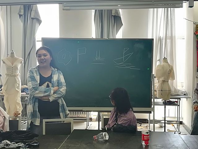 【完满班级】重温经典 童年‘三国杀’——艺术传媒学院服装1601举办趣味班级活动