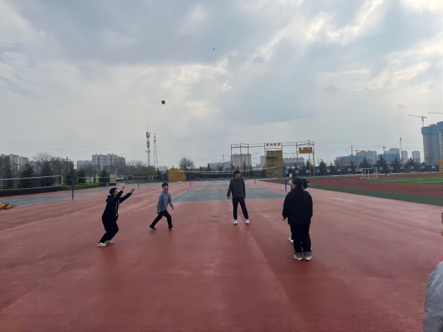 【完满团支部】沙包飞舞 炫动青春——智能工程学院电气2203班完满团支部活动