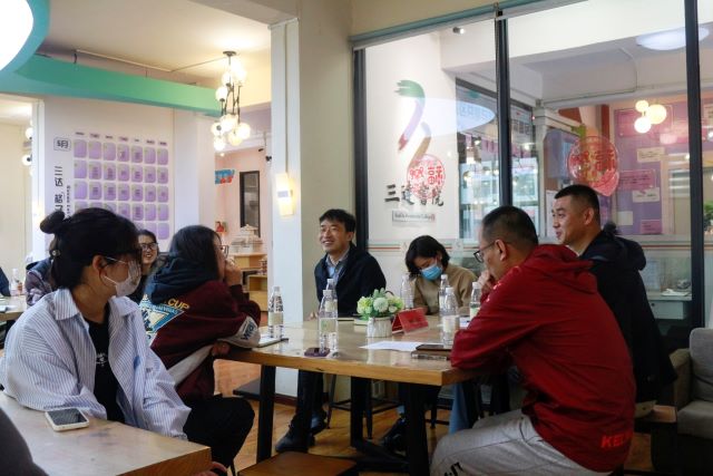 倾听学生心声 助力完满新高度——食品与环境学院期中座谈会