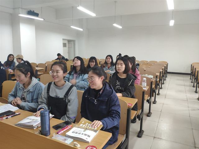 【完满班级】 健体魄亮青春——外国语言文学系英语1804班、英语1806班完满班级活动