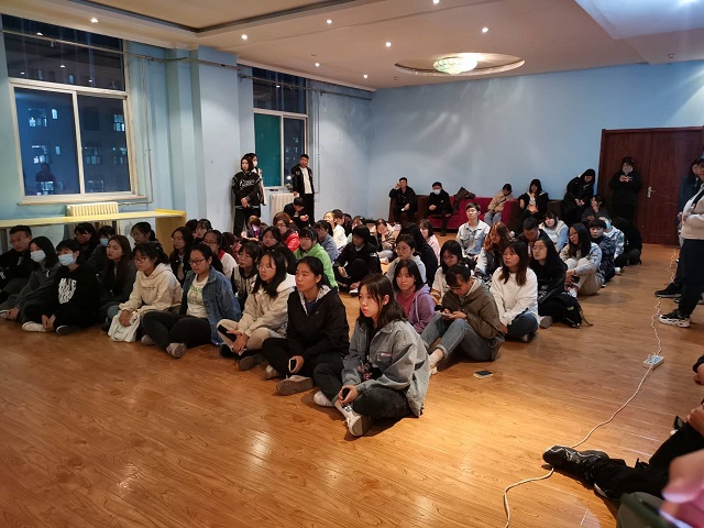 “枫”落信院 “缘”聚社团——89家学生社团相继召开社团见面会