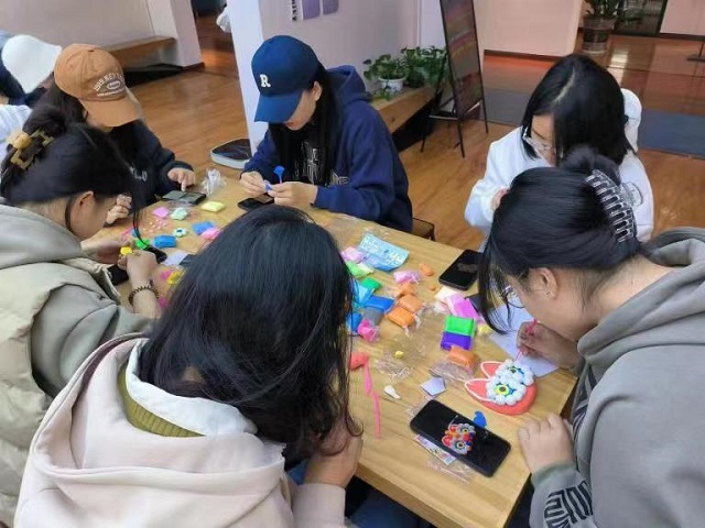 【完满团支部】开卷有益 薪火相传——经济与管理学院十一月完满团支部纪实(三)