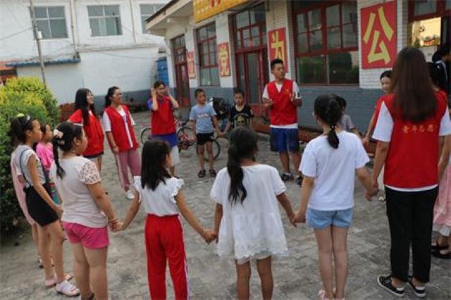 温暖接力赛 五四精神在传承——艺术传媒学院2018级视觉1804班完满班级“爱心支教 传递梦想”韩村支教活动