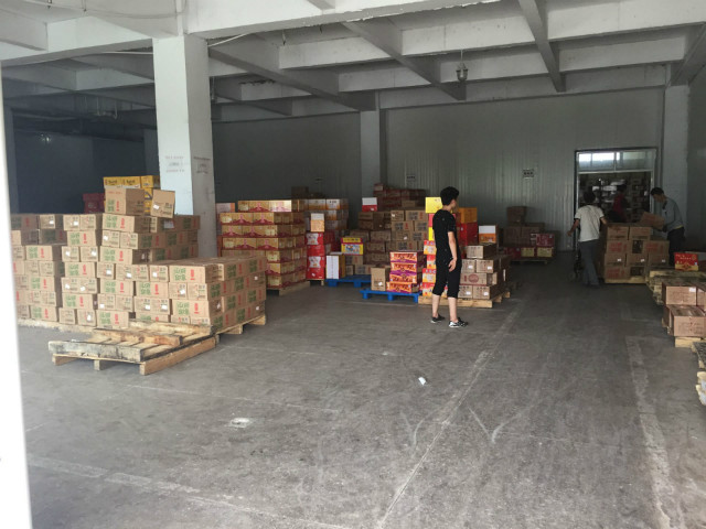 【三下乡】经管系三下乡志愿者深入仓库工作