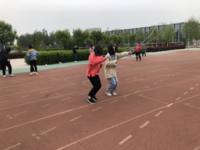 【完满班级】和夏艺彩 赛出自我——外国语言文学系英语1801班、英语1802班5月完满班级活动