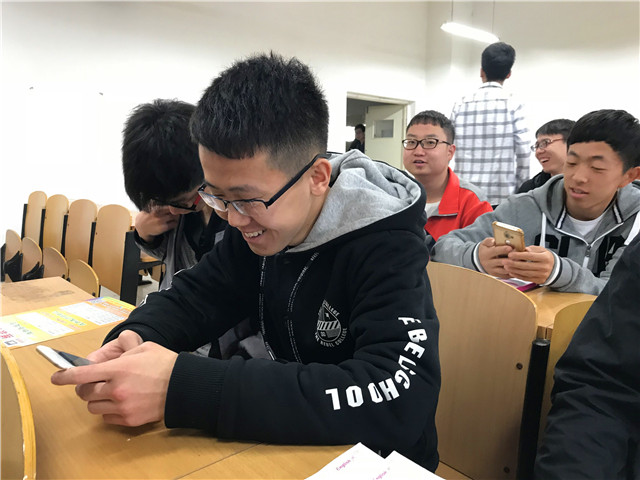 【完满班级】科技之风 手机办公APP——智能工程学院机制1602班举办“手机办公APP互动大会”完满班级活动